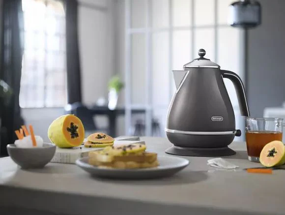Delonghi Metalics 1.7L 3KW Kettle Grey - Image 7