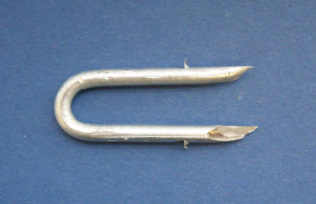 1 1/2" X 8 Galv Barbed Fence Staples 20 Kg
