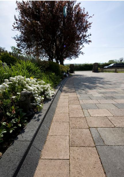 Roadstone Splayed Boot Kerb Charcoal Grey 200 x 160 x 160 - Image 2