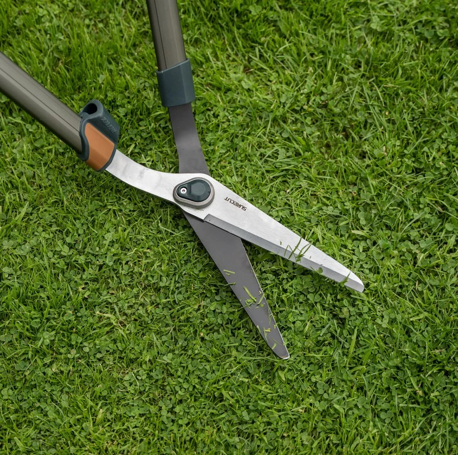 Kent & Stowe Surecut Adjustable Lawn Shears - Image 2