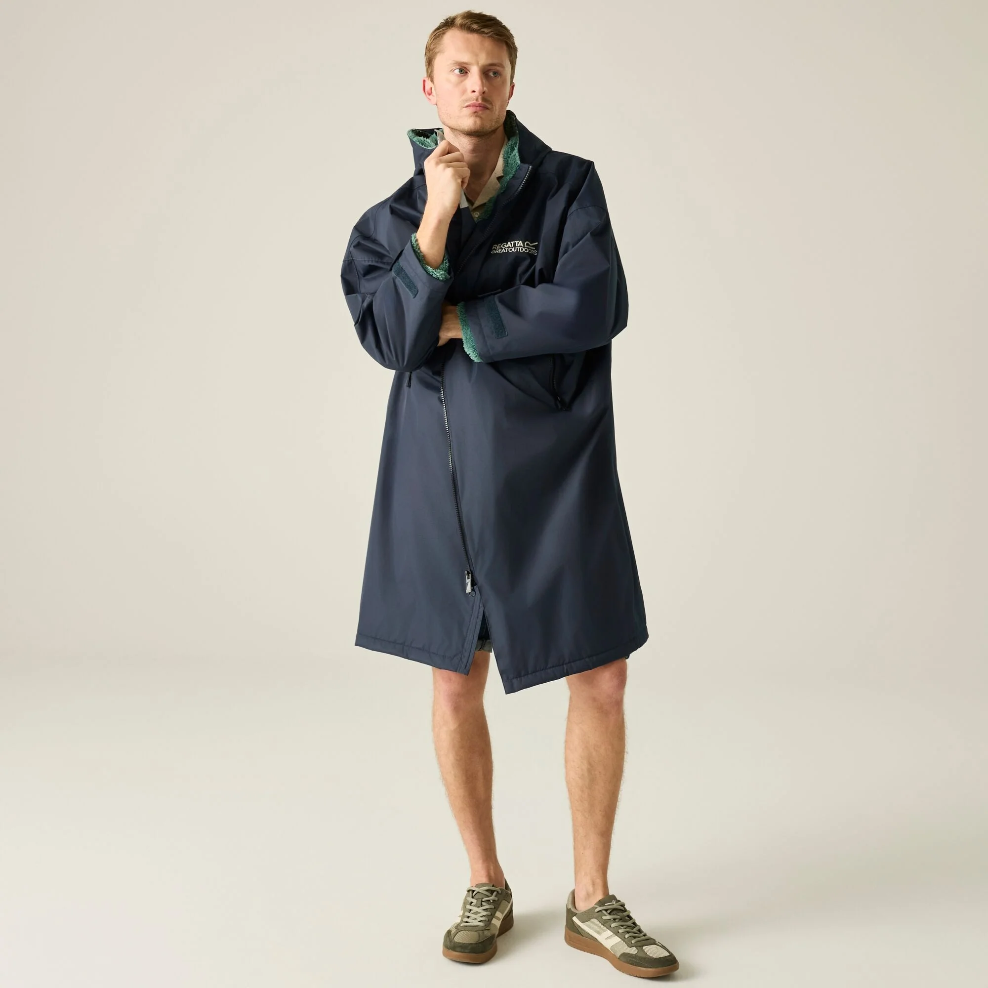 Regatta Adult Waterproof Robe - Navy & Ivy Moss - Image 11