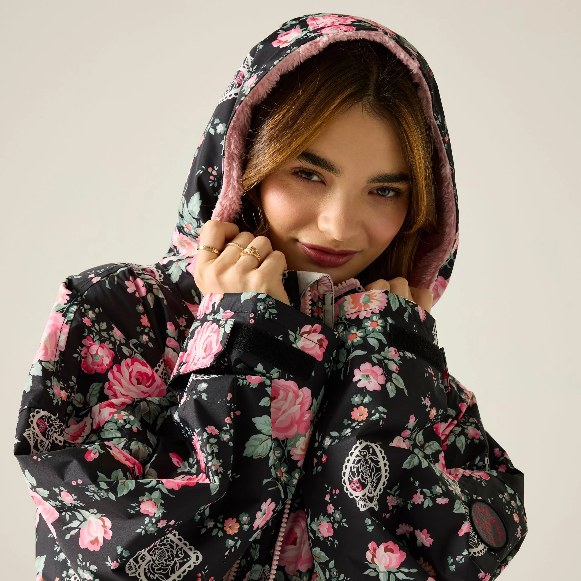 Regatta X Cath Kidston Adult Changing Robe - Black Hackney Rose - Image 13
