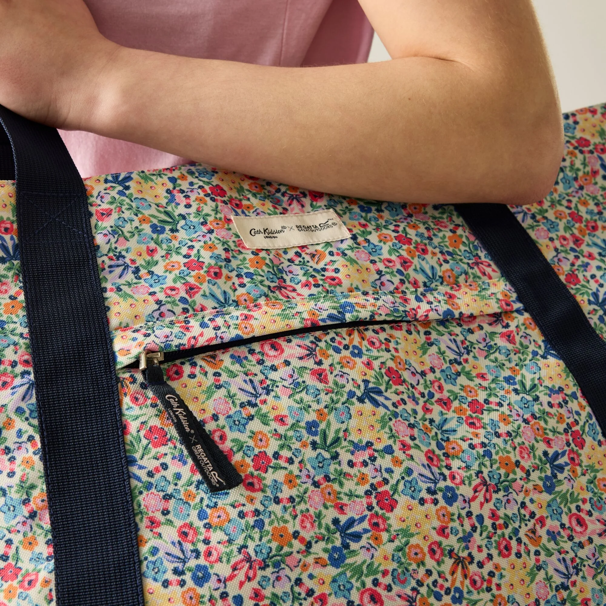Regatta X Cath Kidston Tote - Cream Harmony Ditsy Floral - Image 4